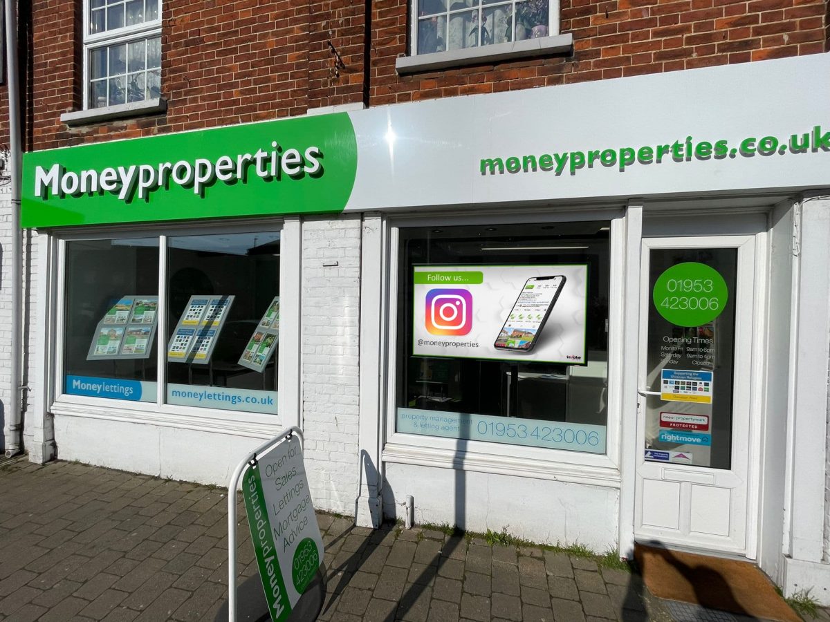 Digital Signage for Estate Agents Invoke™️